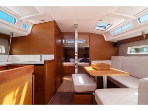 Sun Odyssey 440