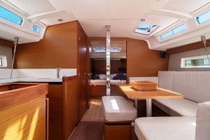 Sun Odyssey 440