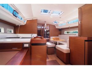 Sun Odyssey 440