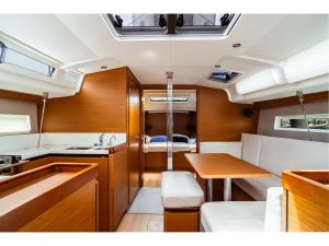 Sun Odyssey 440