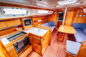 Bavaria 38 cruiser