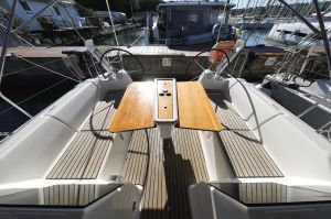 Dufour 382