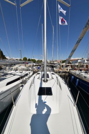 Bavaria 37