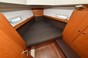 Bavaria 37