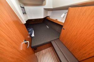 Bavaria 37
