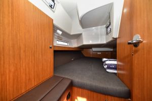 Bavaria 37