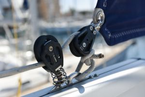 Bavaria 37