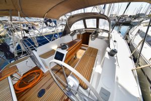 Bavaria 37