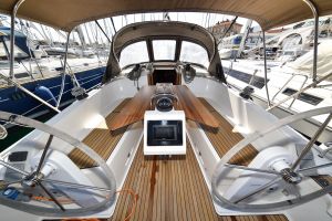 Bavaria 37
