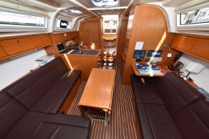 Bavaria 37