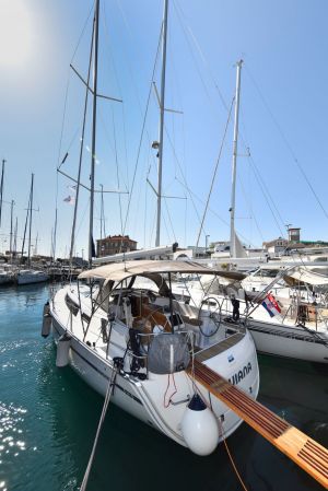 Bavaria 37