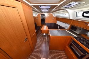 Bavaria 37