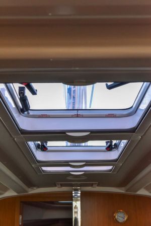 Bavaria 37
