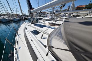 Bavaria 37
