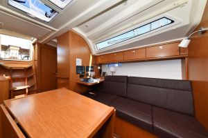 Bavaria 37