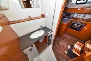 Bavaria 37