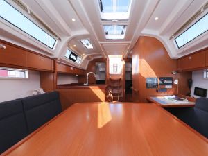 Bavaria Cruiser 37
