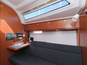 Bavaria Cruiser 37
