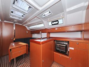 Bavaria Cruiser 37