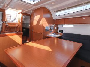 Bavaria Cruiser 37