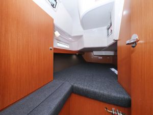 Bavaria Cruiser 37