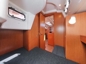 Bavaria Cruiser 37