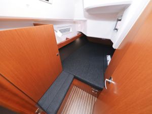 Bavaria Cruiser 37