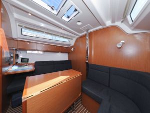 Bavaria Cruiser 37