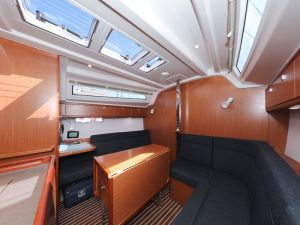 Bavaria Cruiser 37