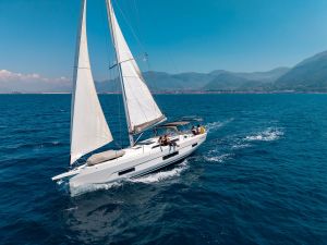 Dufour 470