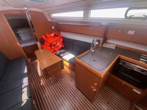 Bavaria Cruiser 33