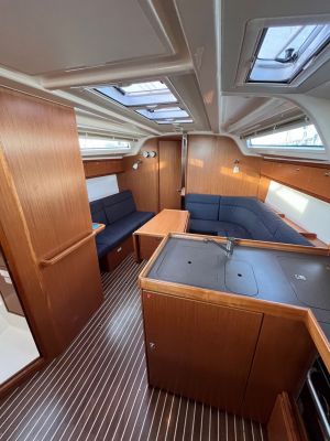 Bavaria Cruiser 37
