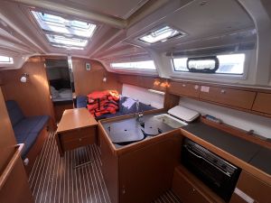 Bavaria Cruiser 37