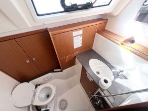 Bavaria Cruiser 37