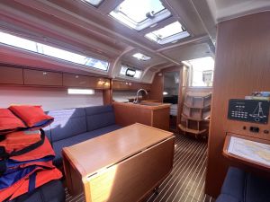Bavaria Cruiser 37