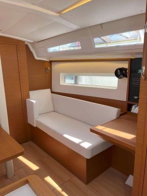 Sun Odyssey 380