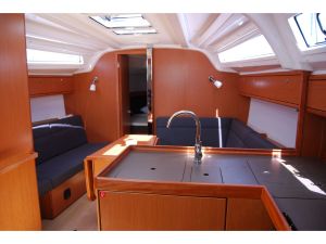 Bavaria Cruiser 37