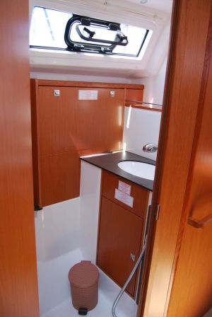 Bavaria Cruiser 37