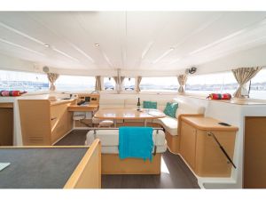 Lagoon 421
