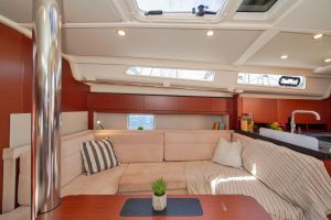 Hanse 418