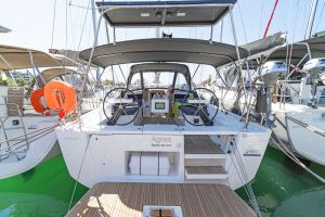 Dufour 390