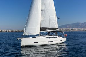 Dufour 390