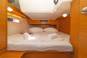 Dufour 390