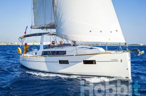 Oceanis 35