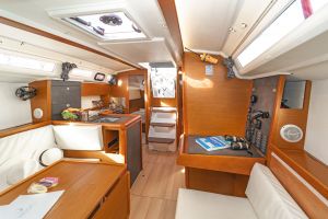 Sun Odyssey 349