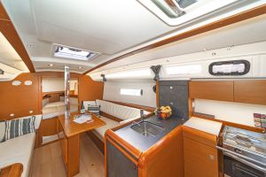Sun Odyssey 349