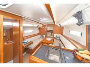 Sun Odyssey 349