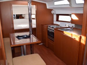 Oceanis 38