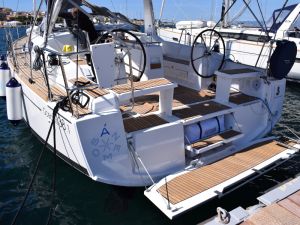 Oceanis 38