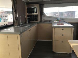 Helia 44